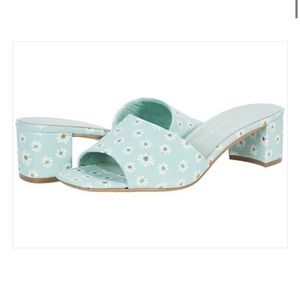 Chinese Laundry Lana Daisy heels in size 10